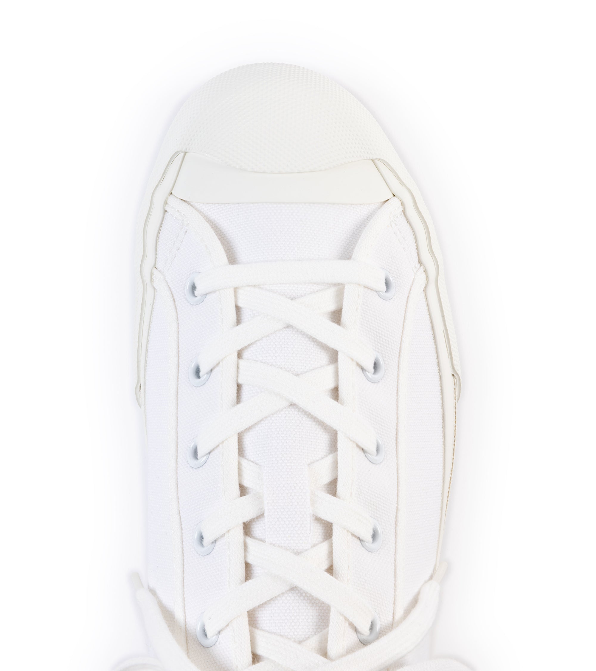 Doek Court canvas sneaker in optical white, styled shot.